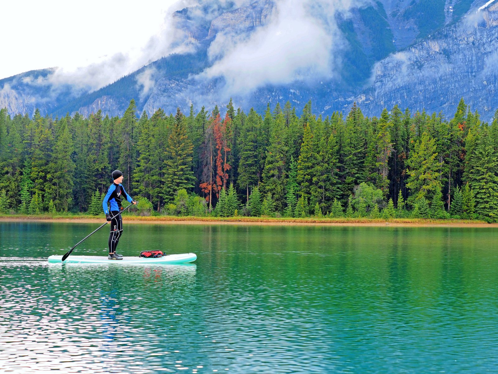 A Guide to Paddleboarding in the Winter | Retrospec