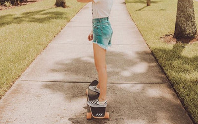 What You Need to Know Before Longboarding or Skateboarding on Campus this Fall