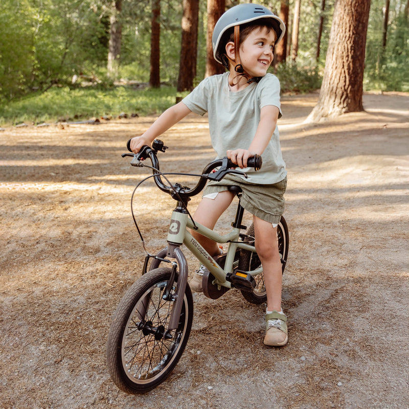 4 year old bike helmet size Lemmeko Toddler with LED Lights for Boys 2-6 Years The helmet includes 11 vents to help improve airflow and keep kids cool while riding Helmet What Size Bike Is